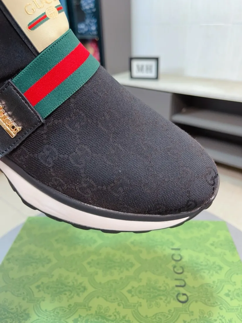 Factory price 458🌹🌹GUCCI [Gucci] New high-end brand of men's shoes, the latest fashionable casual men's shoes, trendy and versatile style, relaxed and sporty style, uppers imported from Italy, first-layer cowhide, genuine leather lining and ultra-fine workmanship. Original personalized fashionable rubber wear-resistant outsole, light and comfortable on the foot, size 38-44